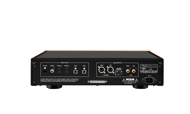 Accuphase DC-500 – Convertisseur DAC, face arrière, entrées numériques USB Coaxial Optique, sorties XLR RCA